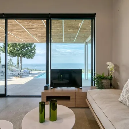 Stunning Lefkada - 2 Bedrooms - Souyadora - Infinty Pool - Far Reaching Sea Views Tsoukaladhes