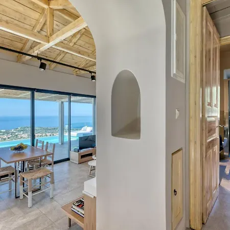 Villa Stunning Lefkada - 2 Bedrooms - Souyadora - Infinty Pool - Far Reaching Sea Views *