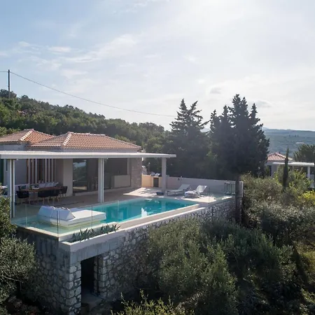 Stunning Lefkada - 2 Bedrooms - Souyadora - Infinty Pool - Far Reaching Sea Views Villa Tsoukaladhes