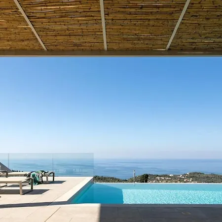 Stunning Lefkada - 2 Bedrooms - Souyadora - Infinty Pool - Far Reaching Sea Views Villa Tsoukaladhes