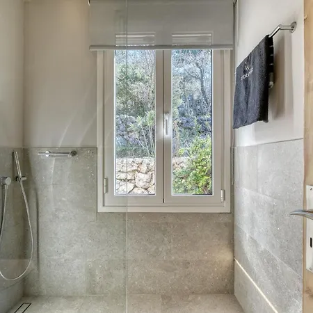 Stunning Lefkada - 2 Bedrooms - Souyadora - Infinty Pool - Far Reaching Sea Views Villa Tsoukaladhes
