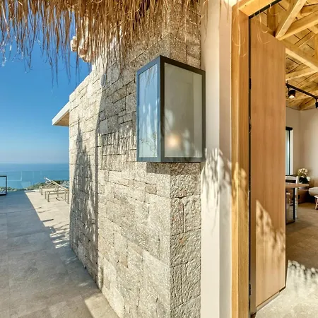 Stunning Lefkada - 2 Bedrooms - Souyadora - Infinty Pool - Far Reaching Sea Views Tsoukaladhes